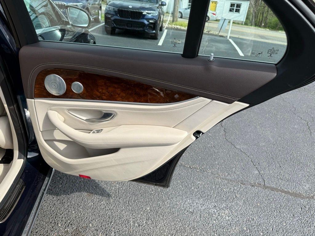 Mercedes-Benz E-Class E300 Luxury 4MATIC Sedan 2017