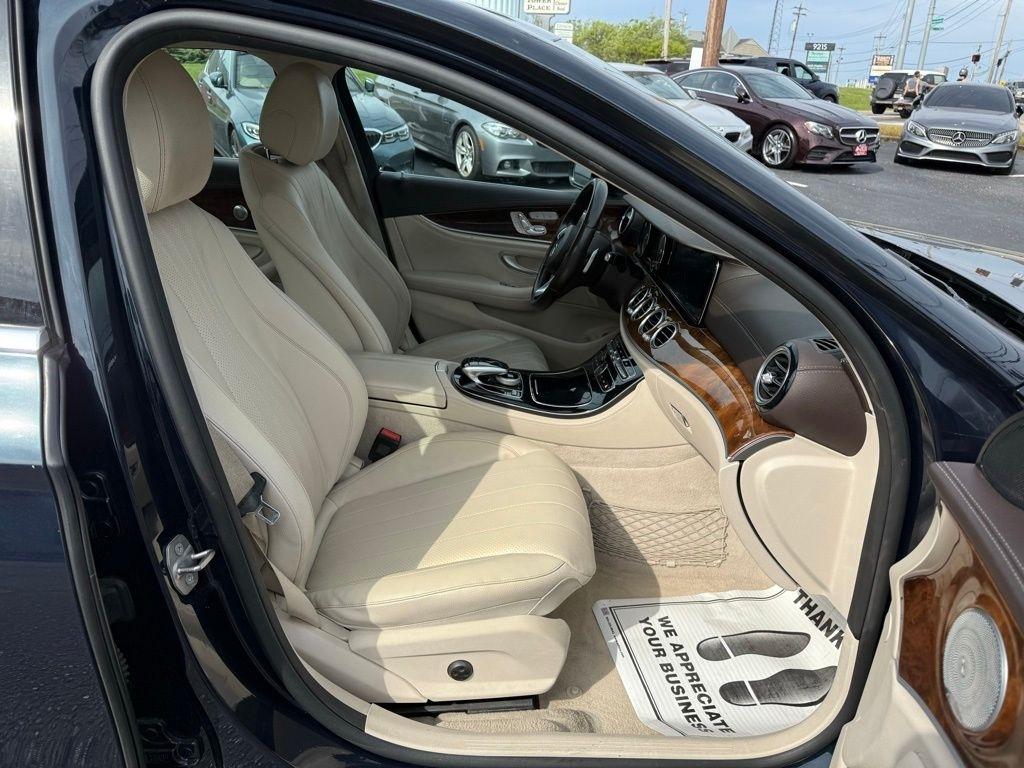 Mercedes-Benz E-Class E300 Luxury 4MATIC Sedan 2017