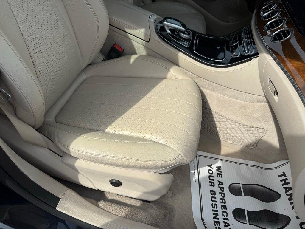 Mercedes-Benz E-Class E300 Luxury 4MATIC Sedan 2017