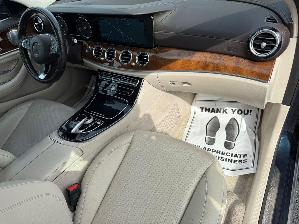 Mercedes-Benz E-Class E300 Luxury 4MATIC Sedan 2017