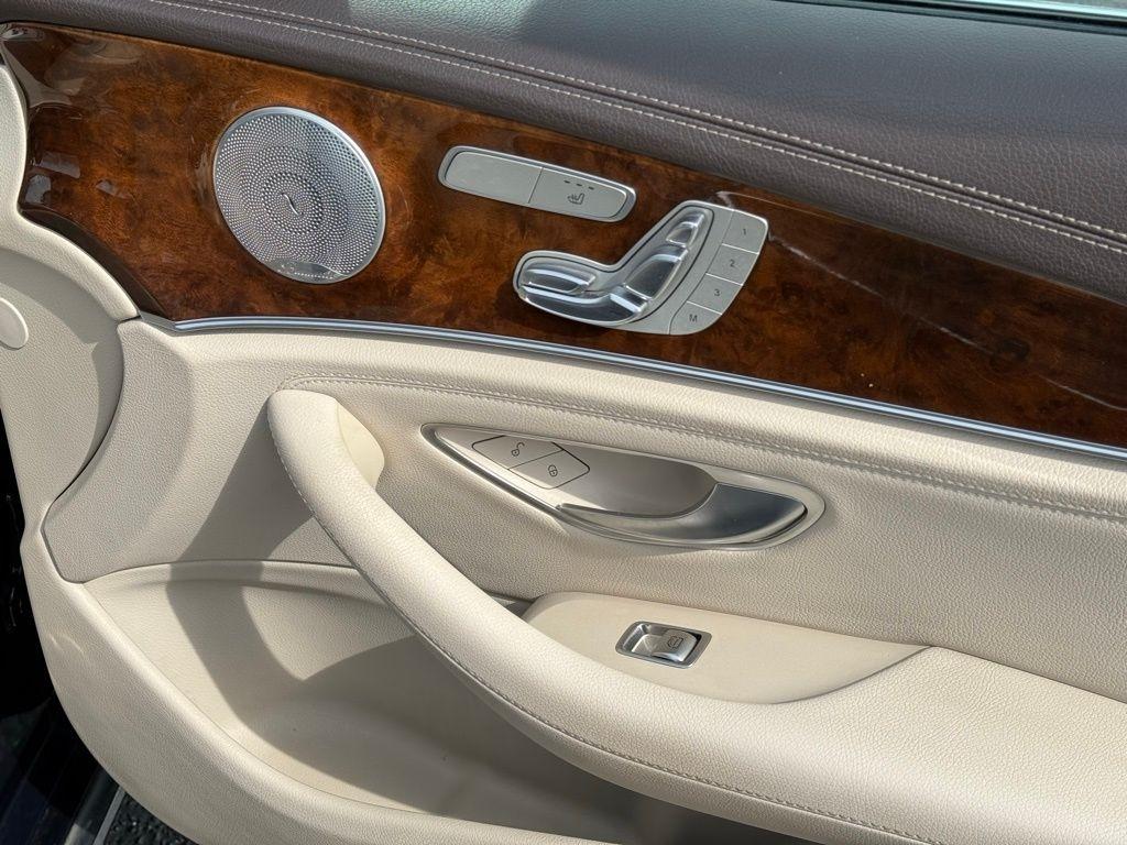 Mercedes-Benz E-Class E300 Luxury 4MATIC Sedan 2017