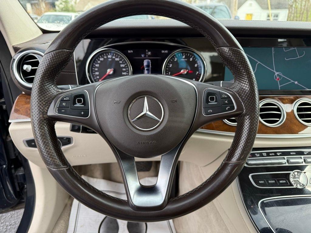Mercedes-Benz E-Class E300 Luxury 4MATIC Sedan 2017