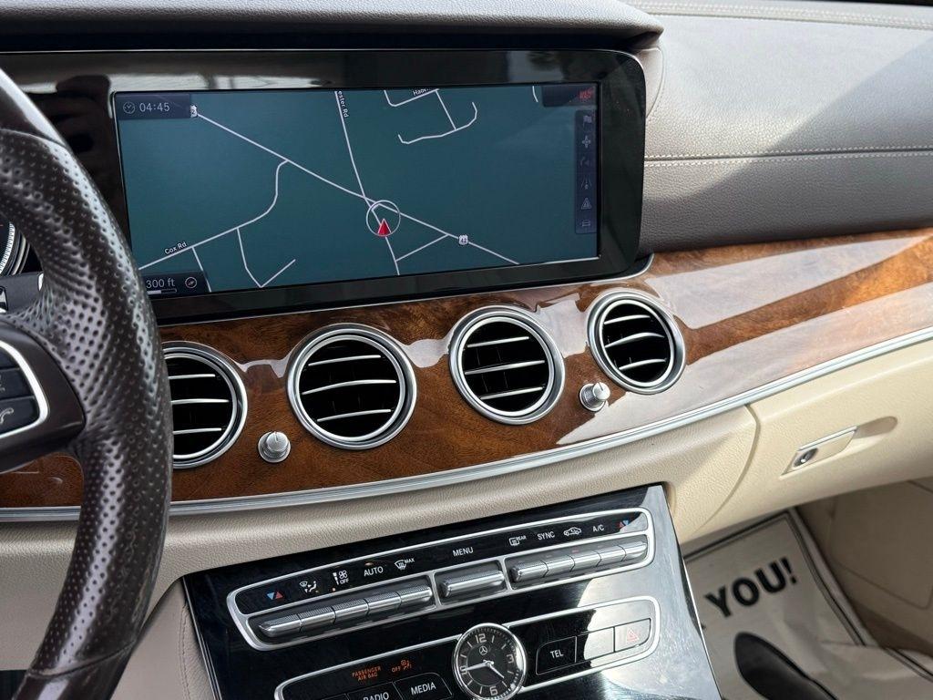 Mercedes-Benz E-Class E300 Luxury 4MATIC Sedan 2017