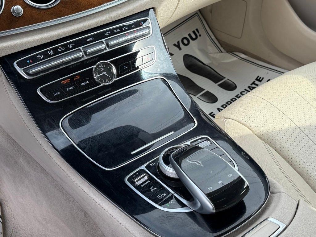 Mercedes-Benz E-Class E300 Luxury 4MATIC Sedan 2017