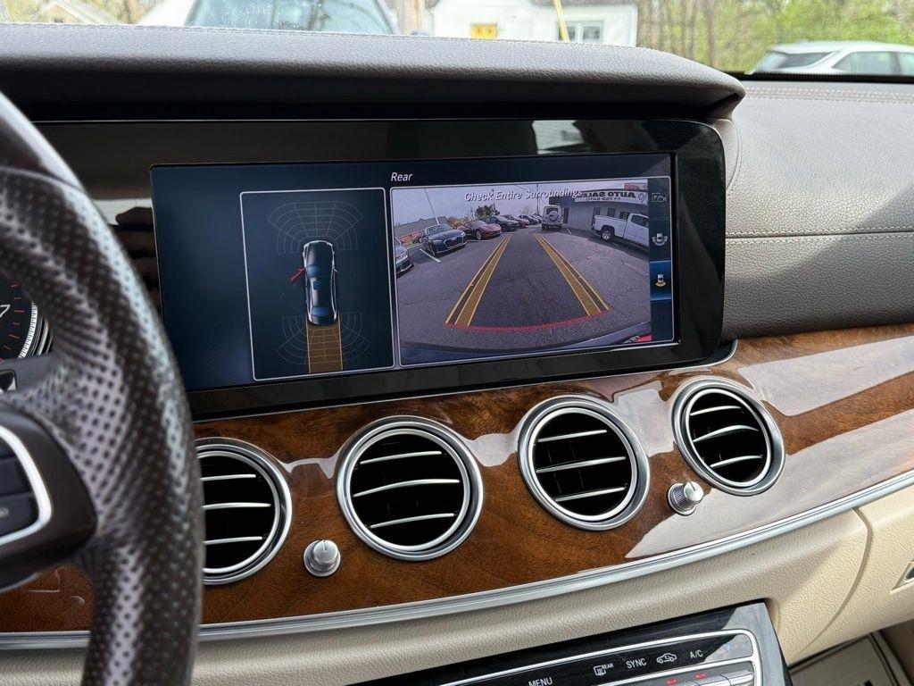 Mercedes-Benz E-Class E300 Luxury 4MATIC Sedan 2017