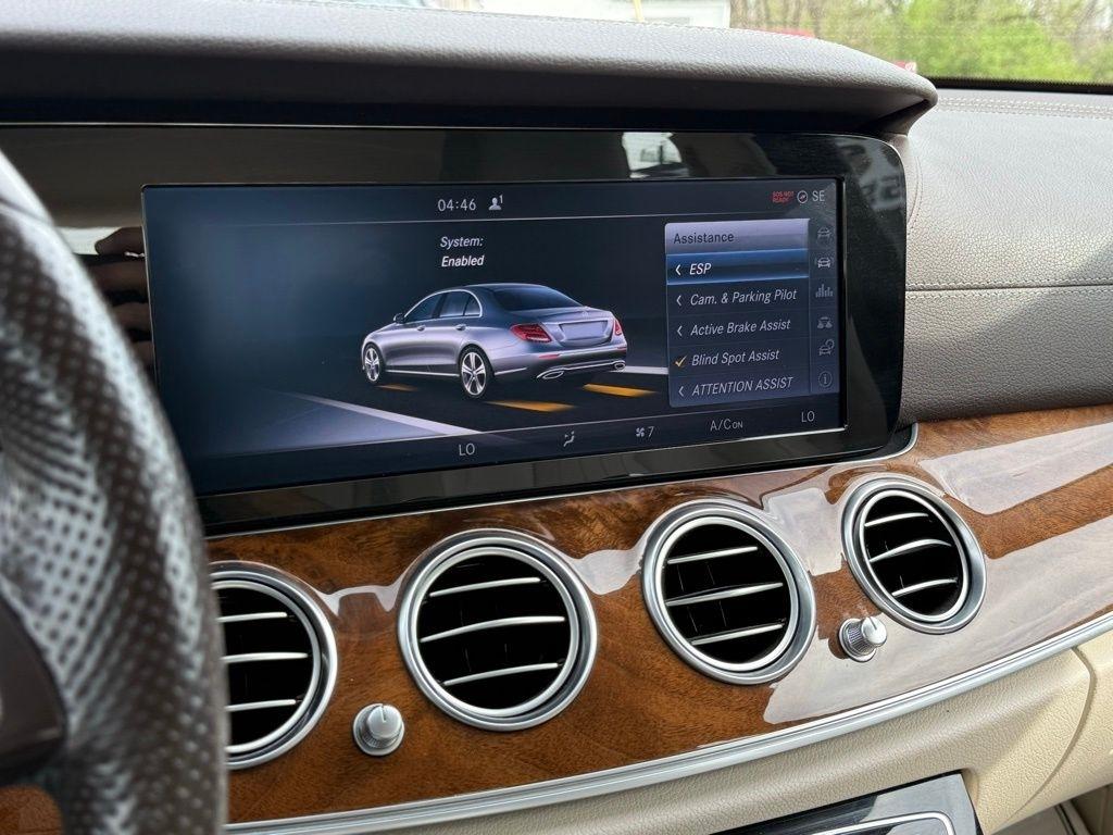 Mercedes-Benz E-Class E300 Luxury 4MATIC Sedan 2017