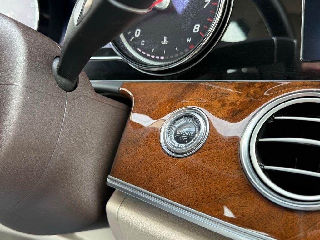 Mercedes-Benz E-Class E300 Luxury 4MATIC Sedan 2017