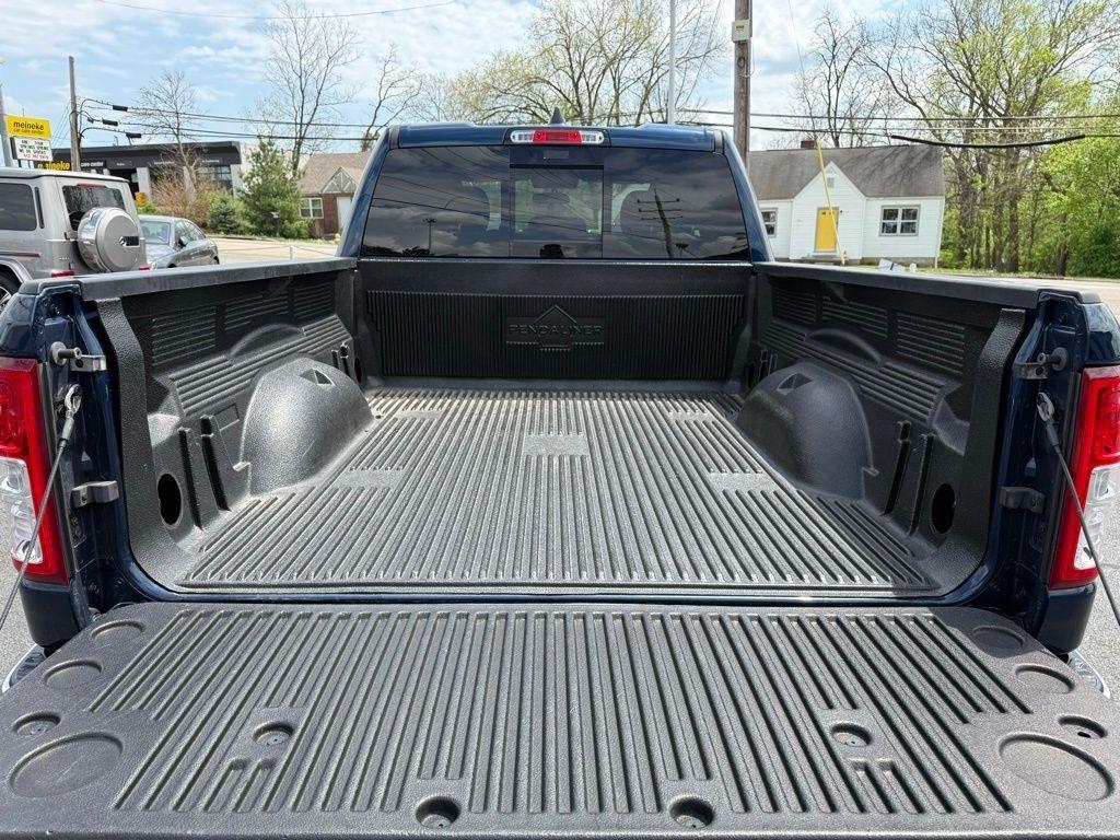 RAM 1500 Big Horn Quad Cab 4WD 2022