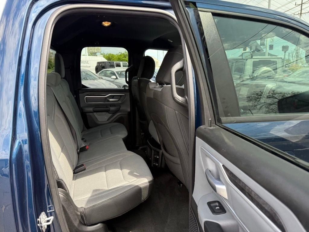 RAM 1500 Big Horn Quad Cab 4WD 2022