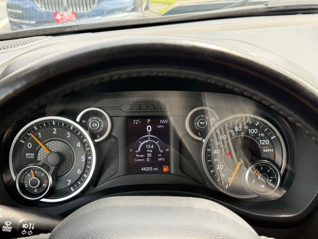 RAM 1500 Big Horn Quad Cab 4WD 2022