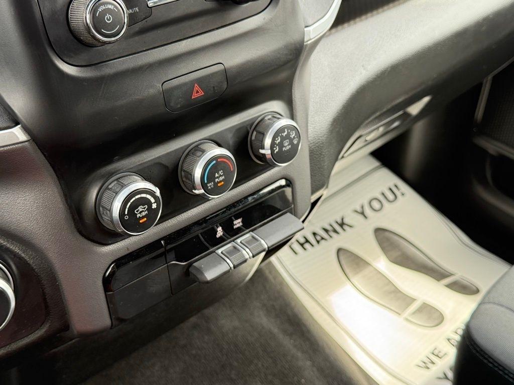 RAM 1500 Big Horn Quad Cab 4WD 2022