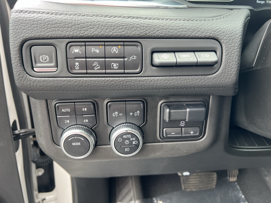 GMC Yukon Denali 4WD 2022