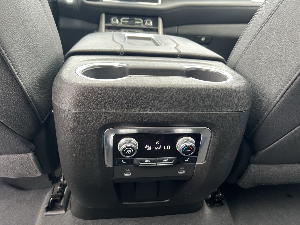 GMC Yukon Denali 4WD 2022