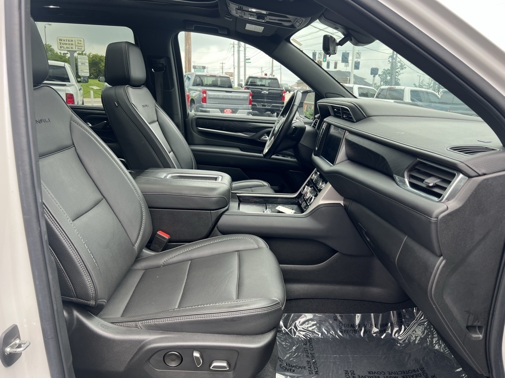 GMC Yukon Denali 4WD 2022