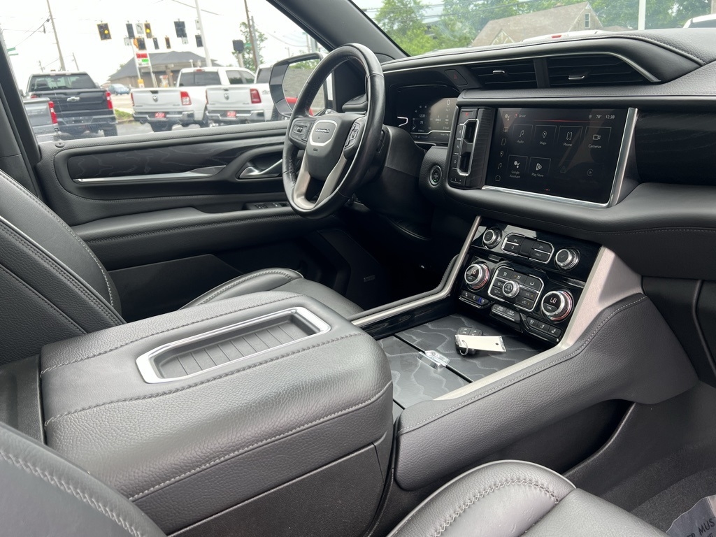 GMC Yukon Denali 4WD 2022