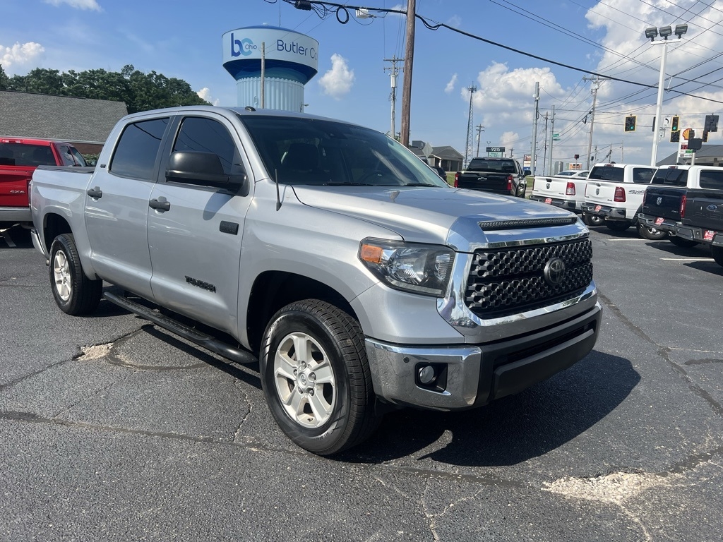Toyota Tundra SR5 5.7L V8 FFV CrewMax 4WD 2018