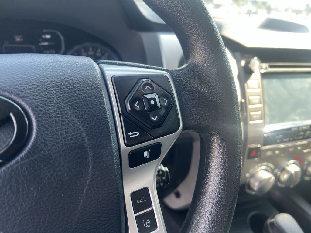 Toyota Tundra SR5 5.7L V8 FFV CrewMax 4WD 2018