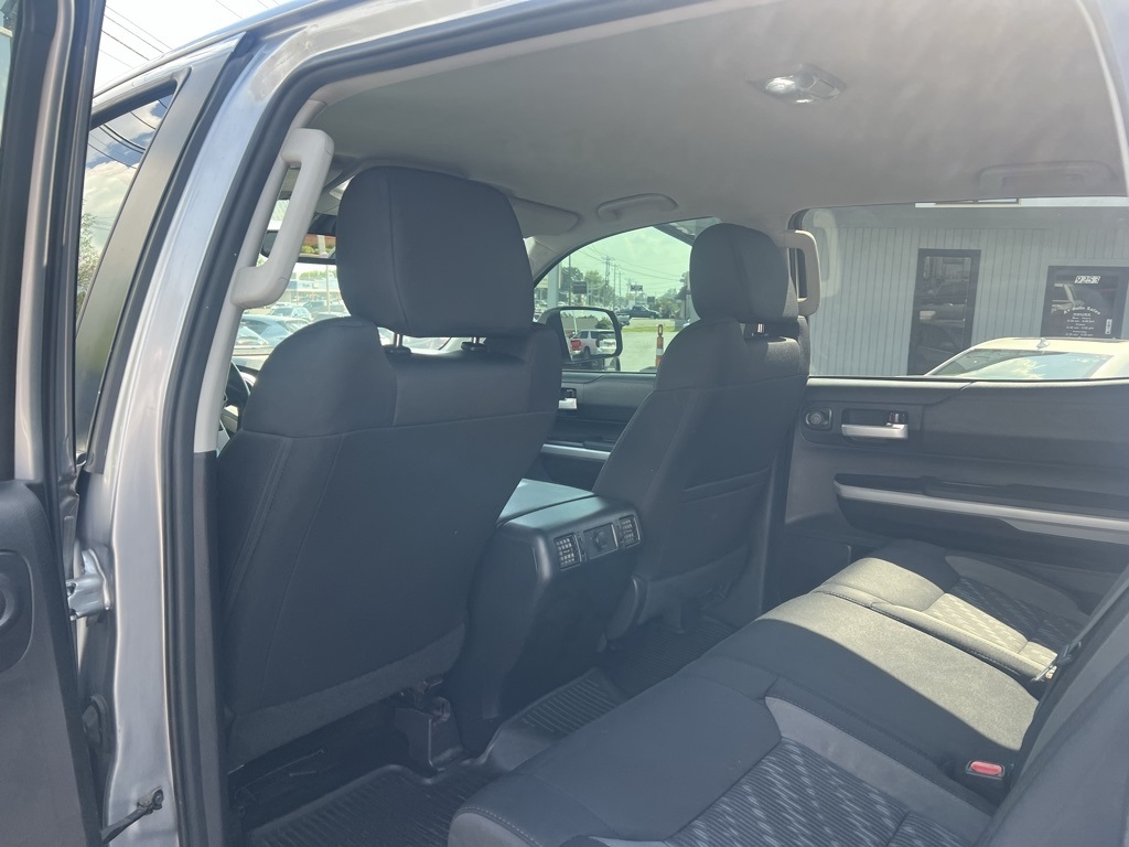 Toyota Tundra SR5 5.7L V8 FFV CrewMax 4WD 2018