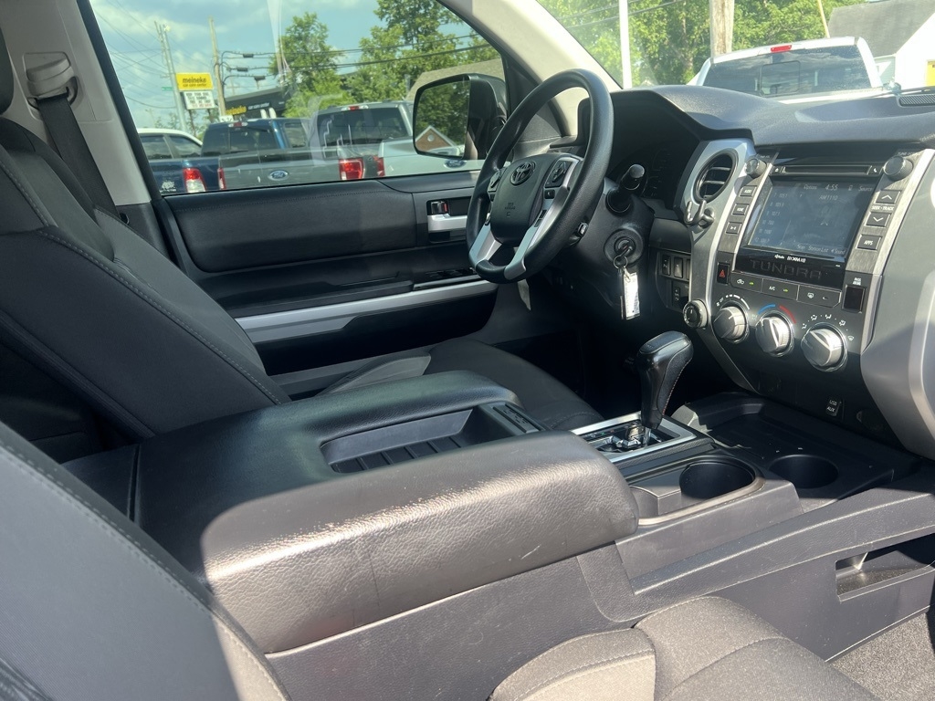 Toyota Tundra SR5 5.7L V8 FFV CrewMax 4WD 2018