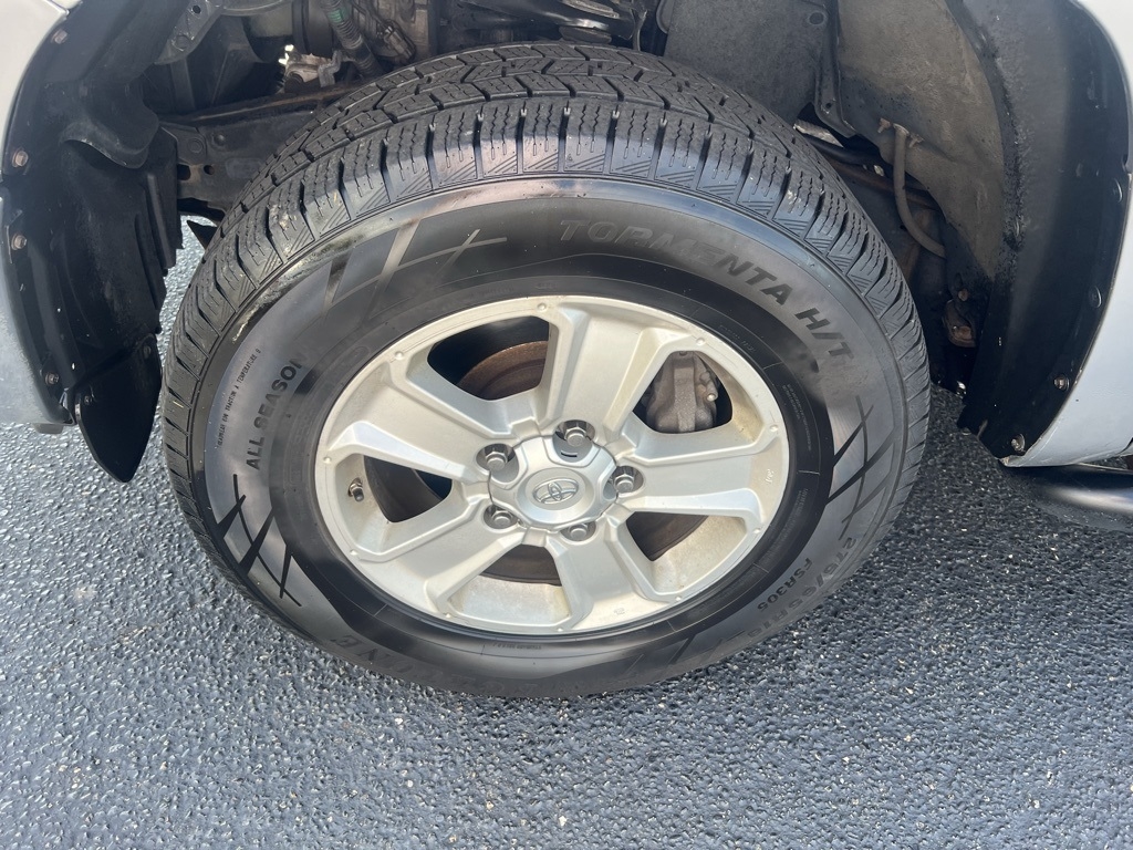 Toyota Tundra SR5 5.7L V8 FFV CrewMax 4WD 2018