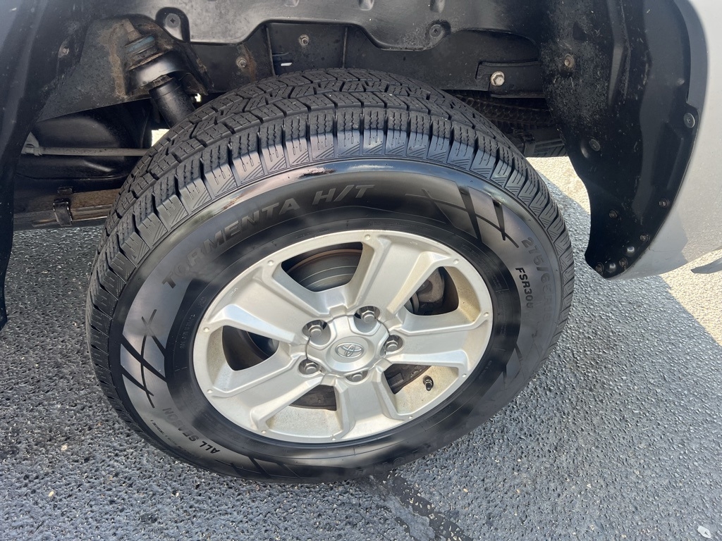 Toyota Tundra SR5 5.7L V8 FFV CrewMax 4WD 2018