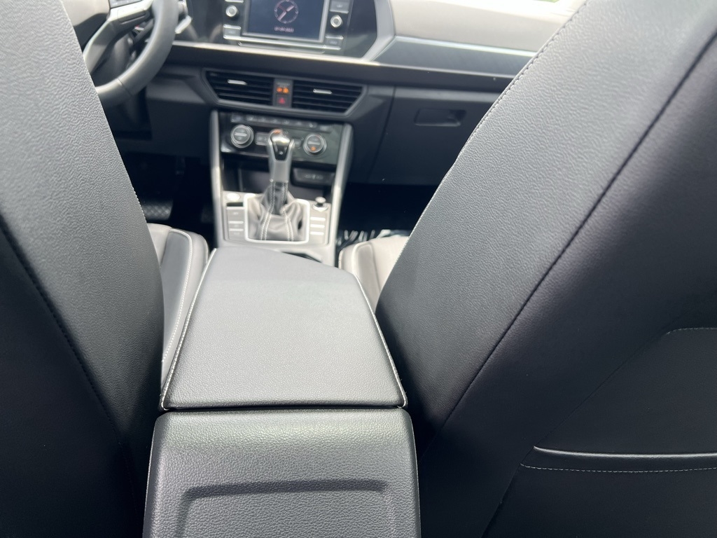 Volkswagen Jetta SE 2024