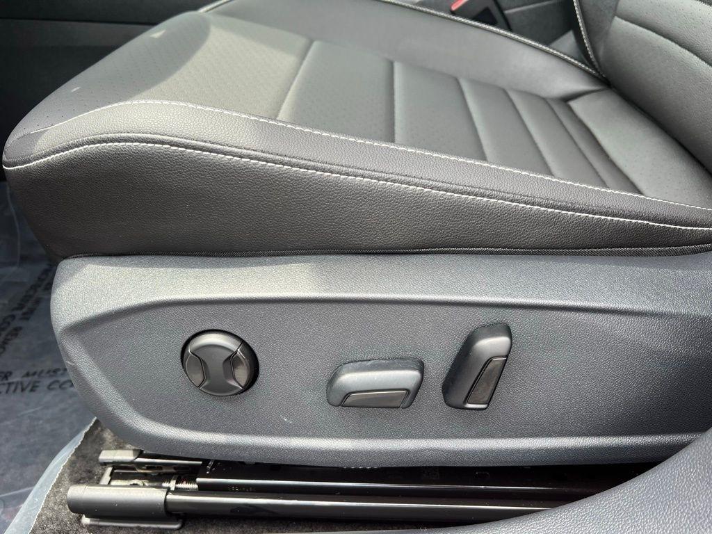 Volkswagen Jetta SE 2024