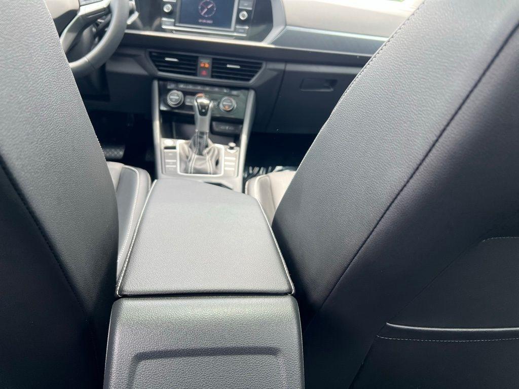 Volkswagen Jetta SE 2024