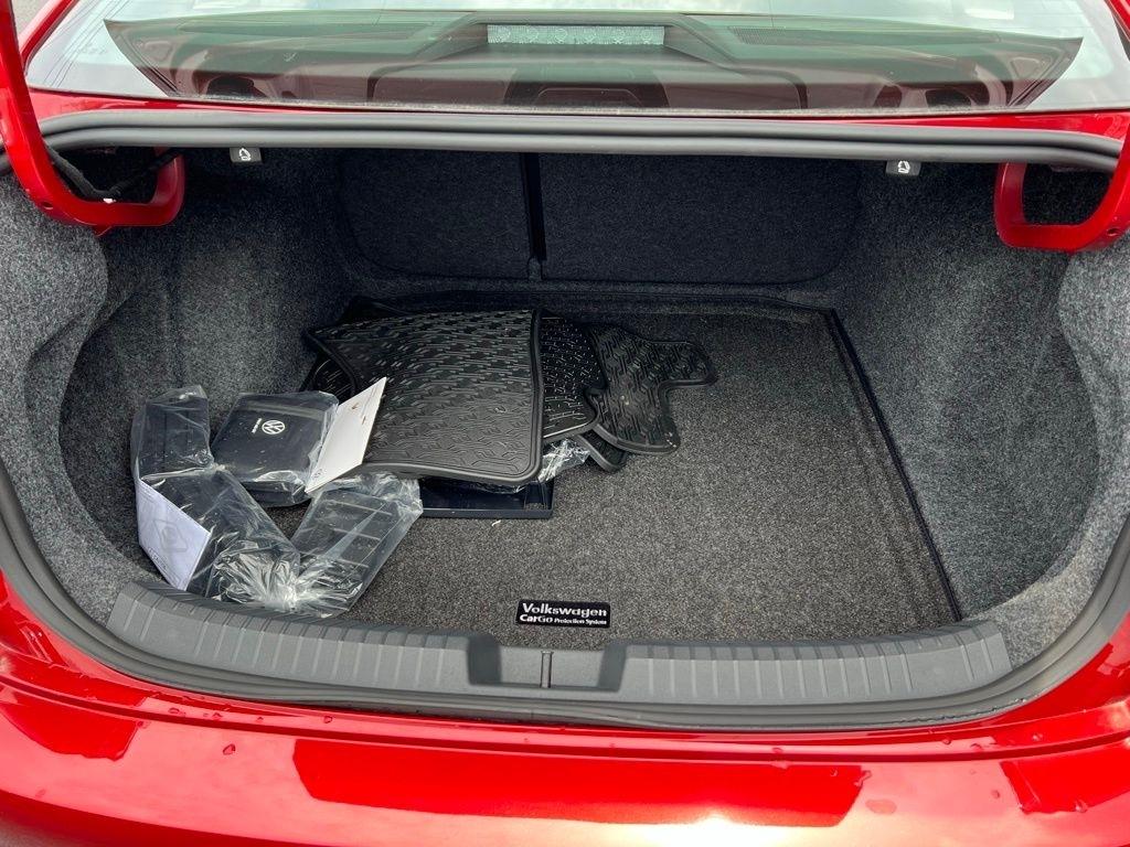 Volkswagen Jetta SE 2024