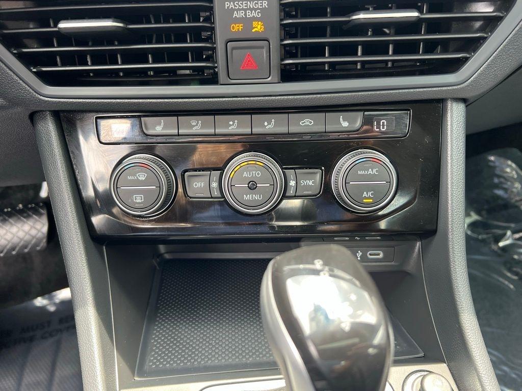 Volkswagen Jetta SE 2024