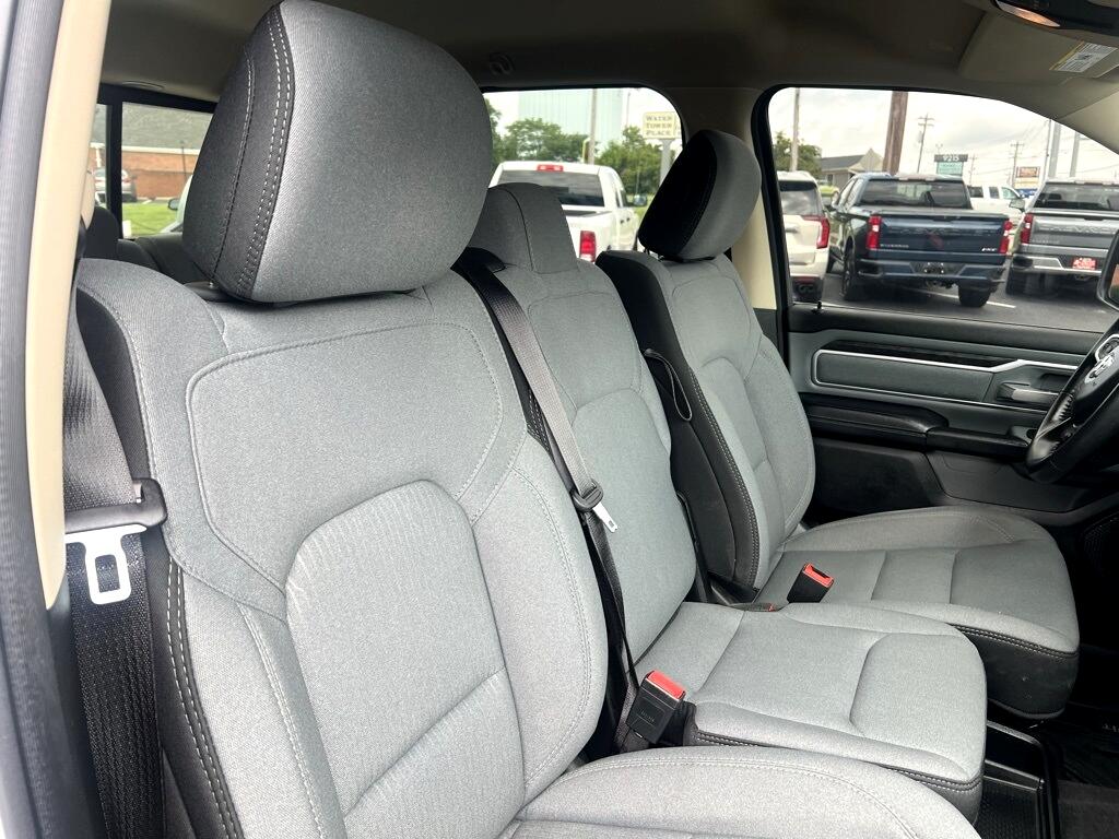 RAM 1500 Big Horn Crew Cab SWB 4WD 2020 RAM 1500 Big Horn Crew Cab SWB 4WD 2020