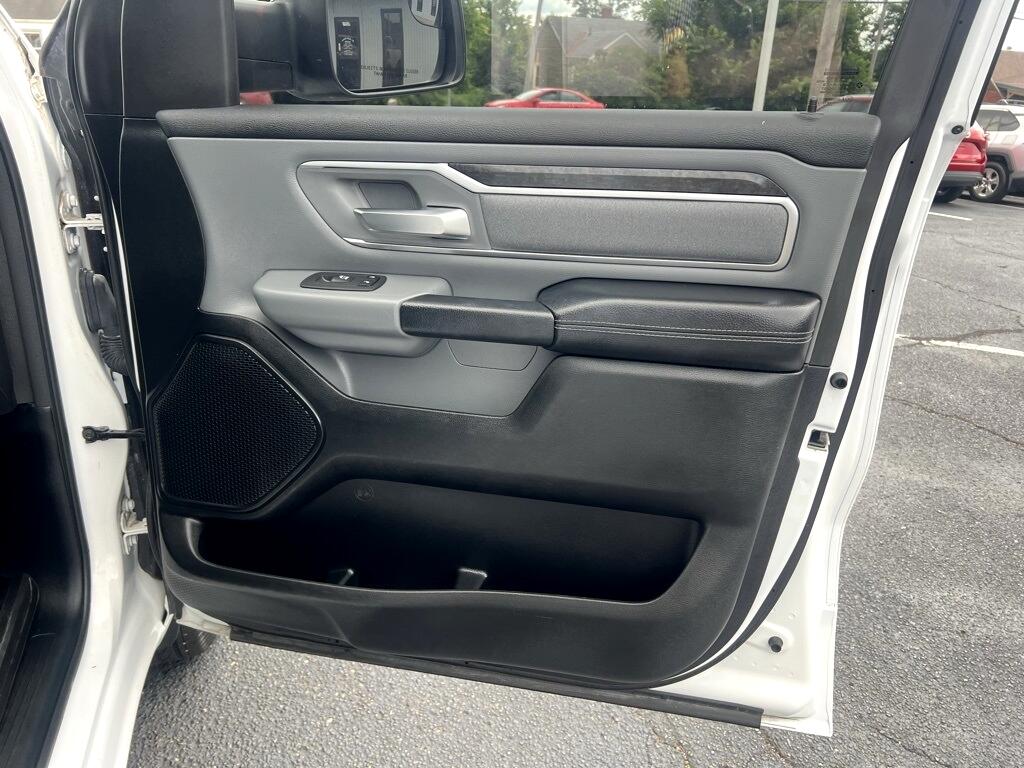 RAM 1500 Big Horn Crew Cab SWB 4WD 2020 RAM 1500 Big Horn Crew Cab SWB 4WD 2020