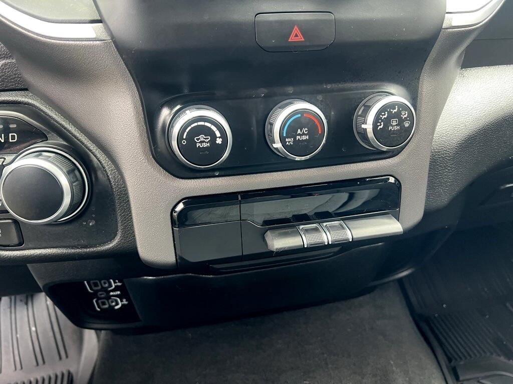 RAM 1500 Big Horn Crew Cab SWB 4WD 2020 RAM 1500 Big Horn Crew Cab SWB 4WD 2020