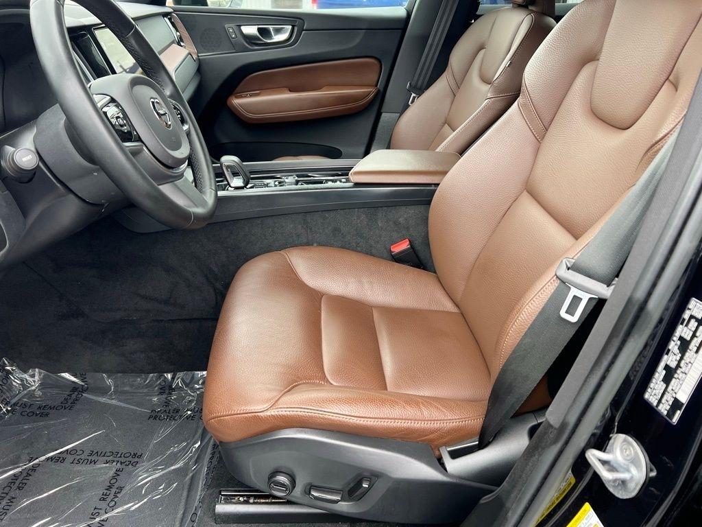 Volvo XC60 B5 Plus Dark AWD 2023