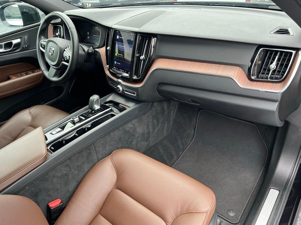 Volvo XC60 B5 Plus Dark AWD 2023