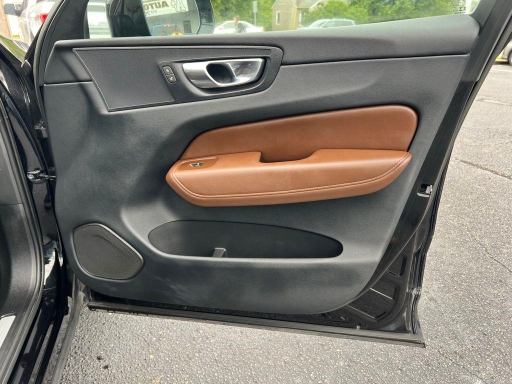 Volvo XC60 B5 Plus Dark AWD 2023