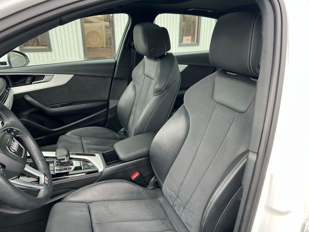 Audi A4 2.0 TFSI Auto Premium Plus quattro AWD 2022