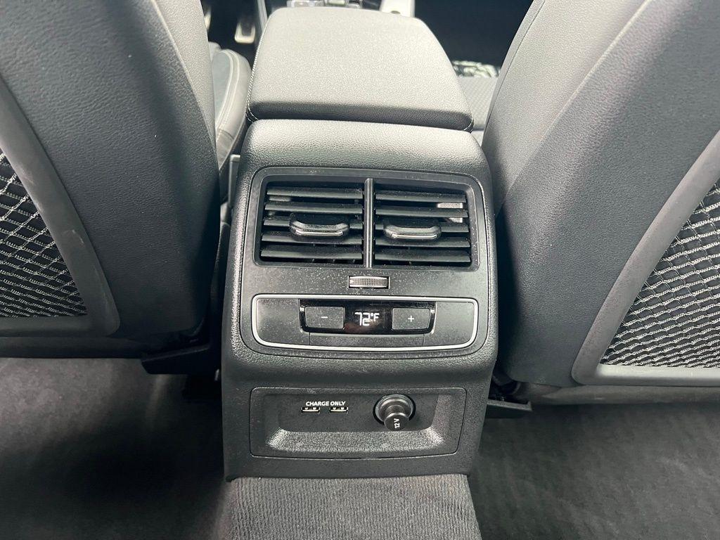 Audi A4 2.0 TFSI Auto Premium Plus quattro AWD 2022