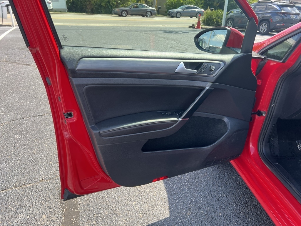 Volkswagen Golf TSI SE 6A 2018 Volkswagen Golf TSI SE 6A 2018