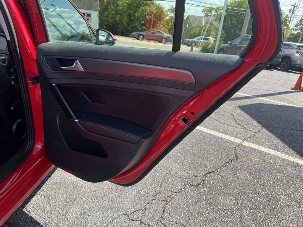 Volkswagen Golf TSI SE 6A 2018 Volkswagen Golf TSI SE 6A 2018