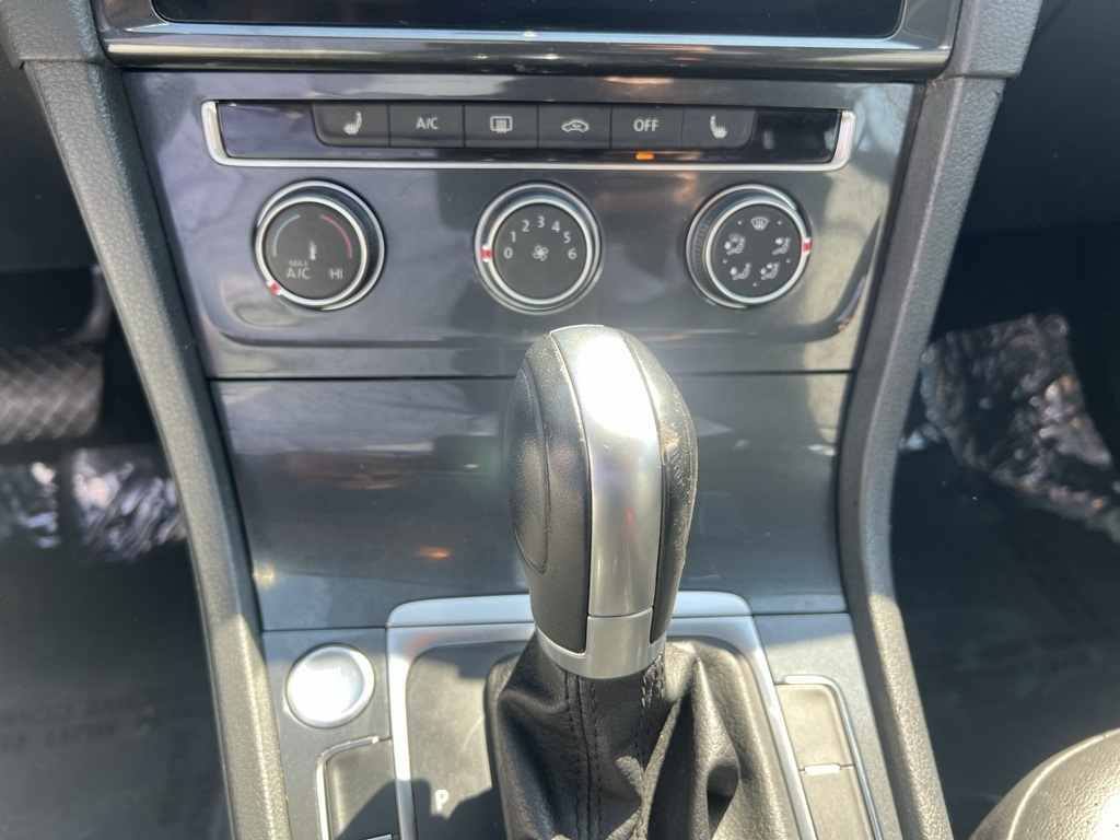 Volkswagen Golf TSI SE 6A 2018 Volkswagen Golf TSI SE 6A 2018