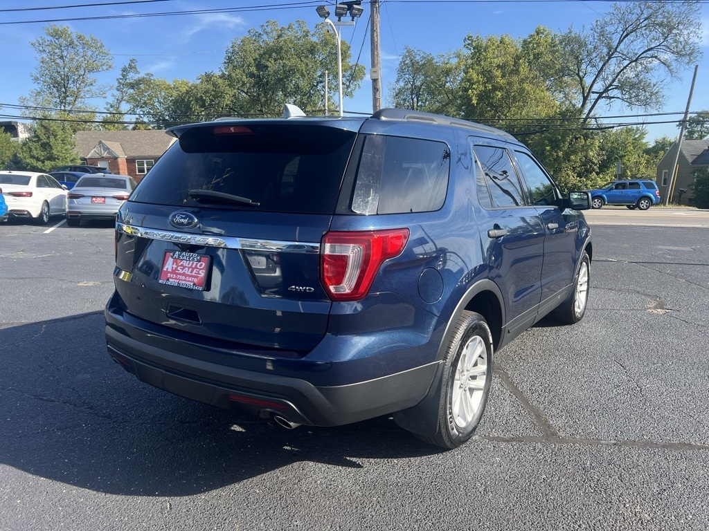 2017 Ford Explorer Base photo 3