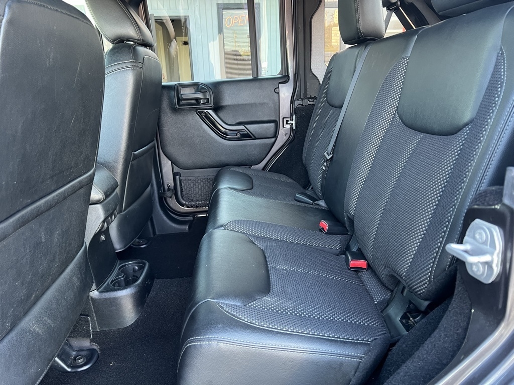 Jeep Wrangler Unlimited Sahara 4WD 2016