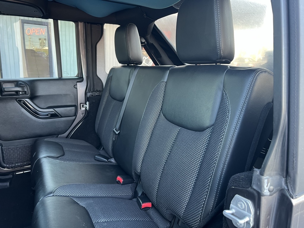 Jeep Wrangler Unlimited Sahara 4WD 2016