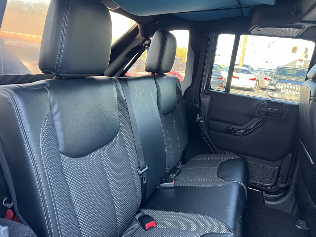 Jeep Wrangler Unlimited Sahara 4WD 2016