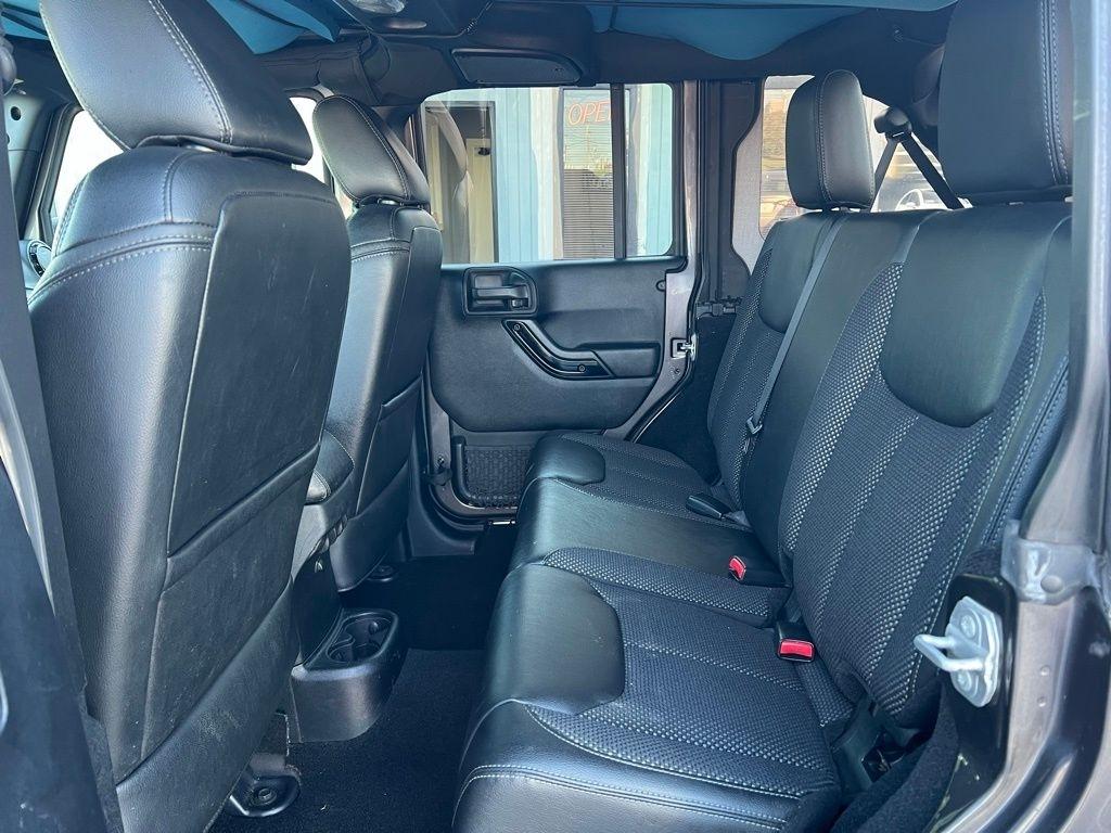 Jeep Wrangler Unlimited Sahara 4WD 2016