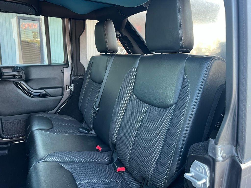 Jeep Wrangler Unlimited Sahara 4WD 2016