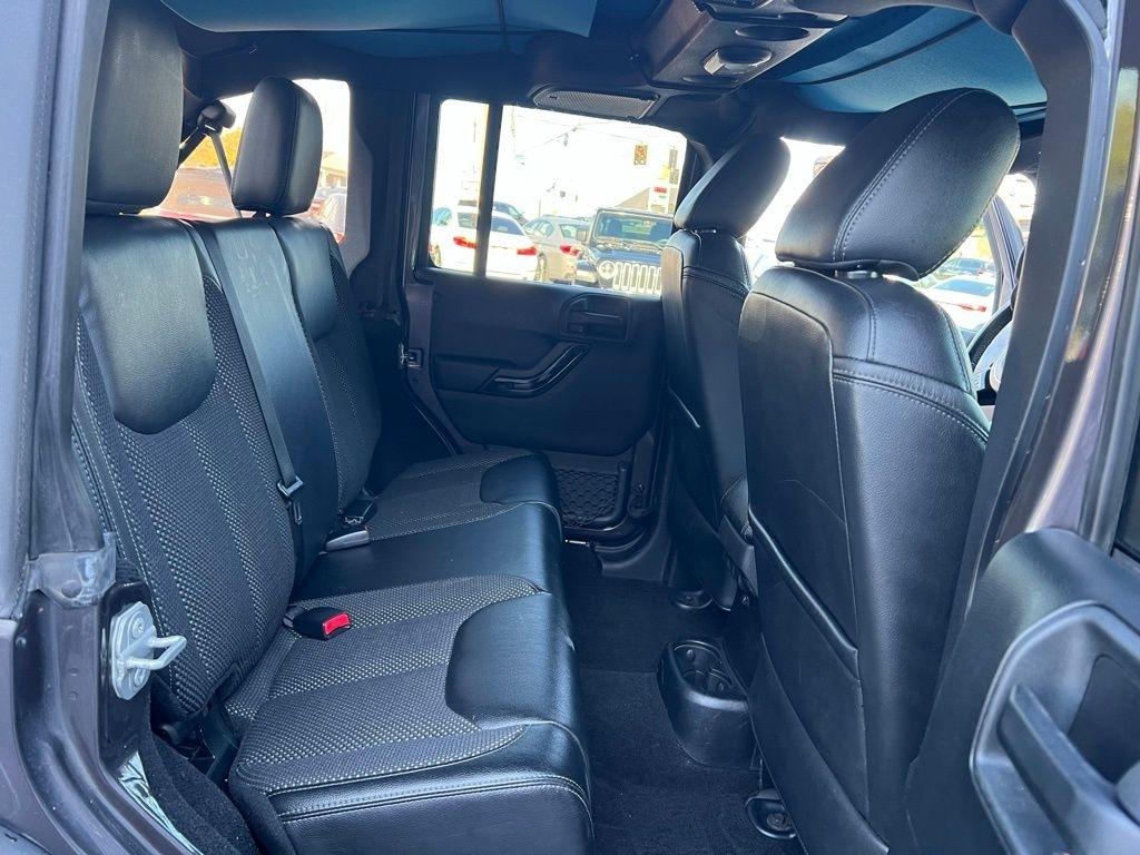 Jeep Wrangler Unlimited Sahara 4WD 2016