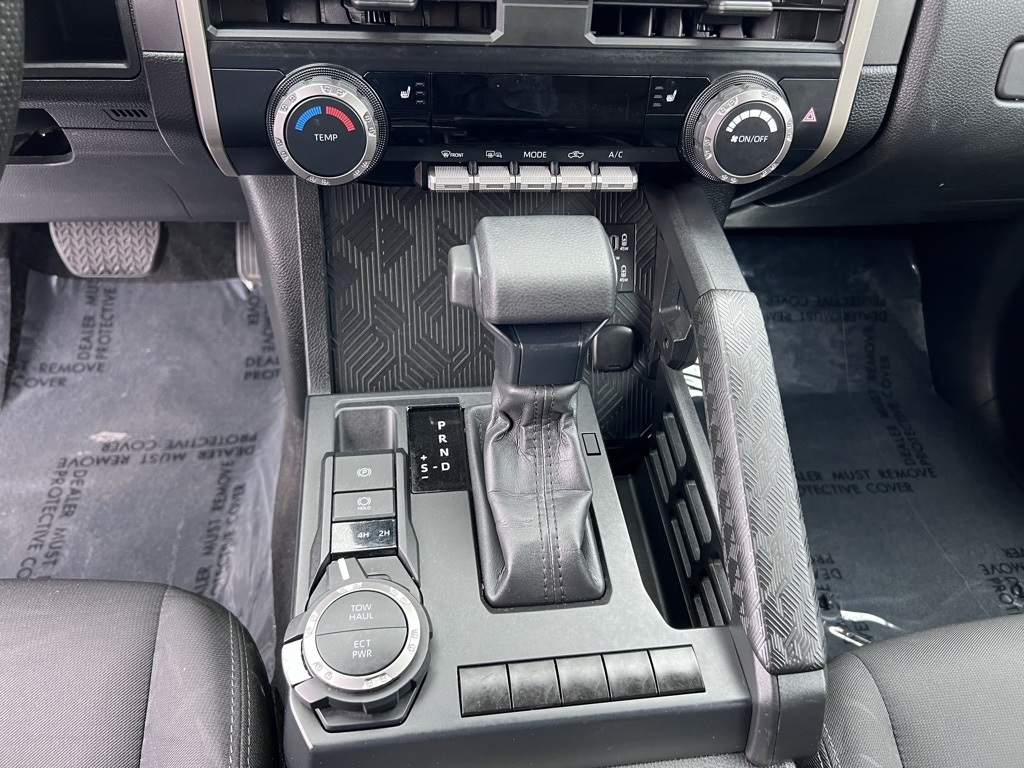 Toyota Tacoma SR5 Double Cab 4X4 V6 2024 Toyota Tacoma SR5 Double Cab 4X4 V6 2024