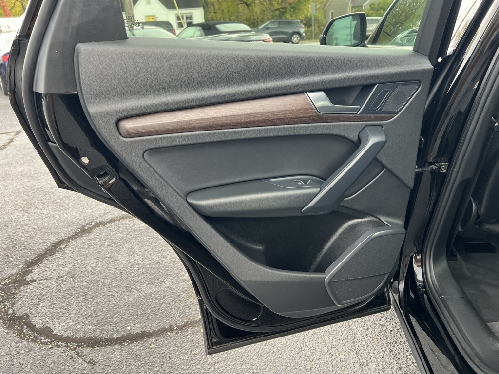 Audi Q5 2.0T Premium quattro 2023 Audi Q5 2.0T Premium quattro 2023